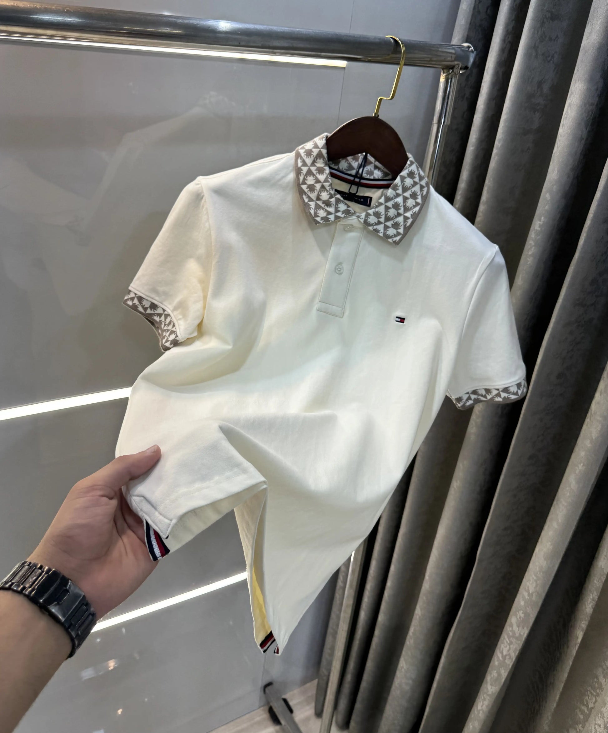 Tomm y Hilfiger Cream Premium Polo T-shirt