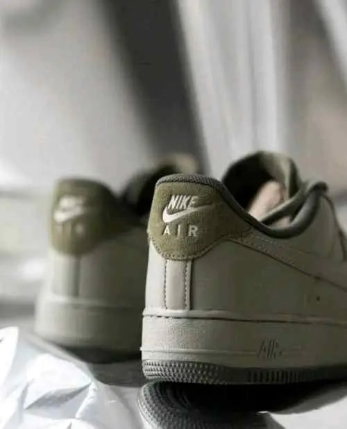 Nikee Airforce 1 low light army