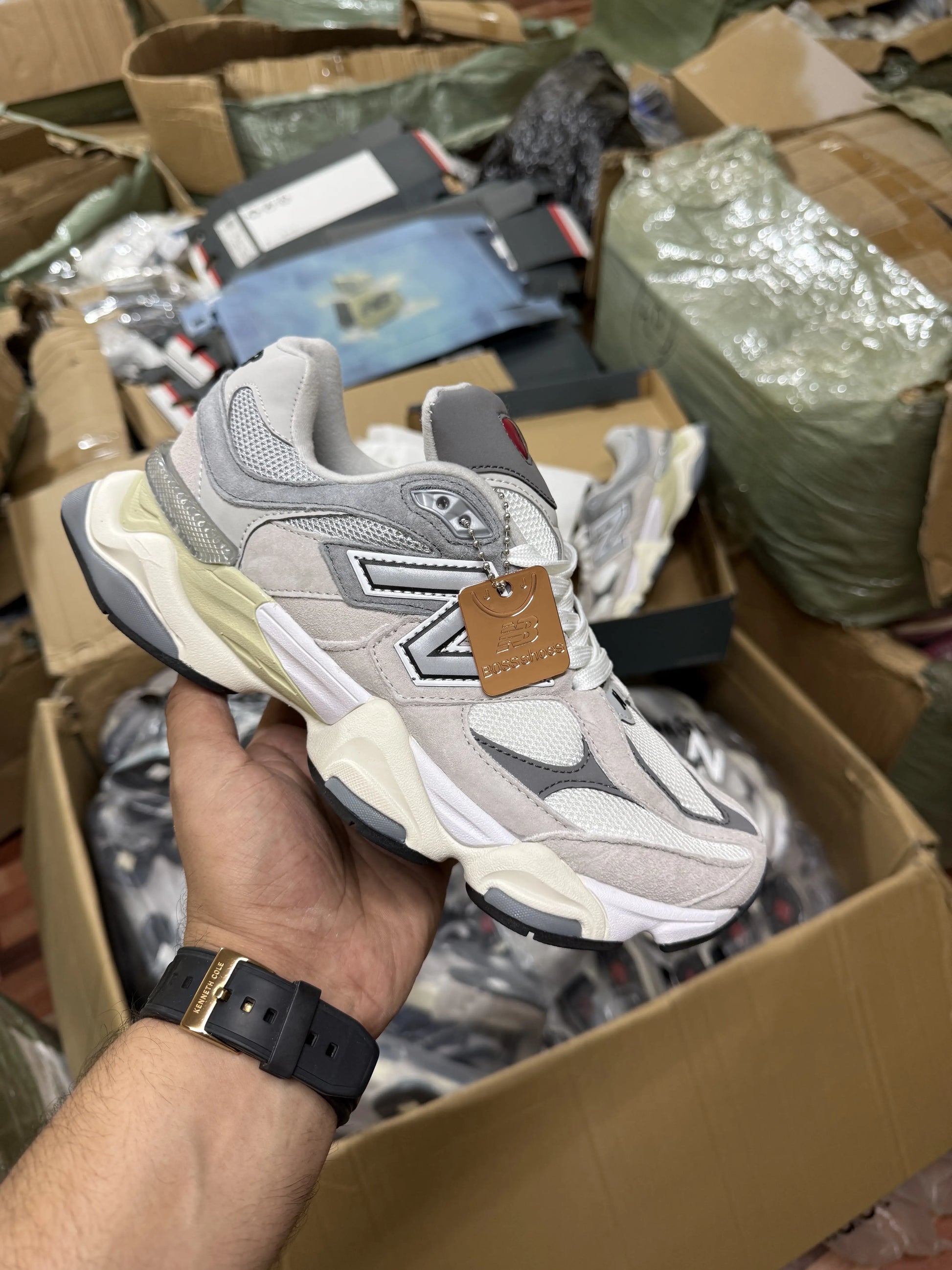 NEW BALANCE 9060 CLOUD RAIN WITH KEYCHAIN