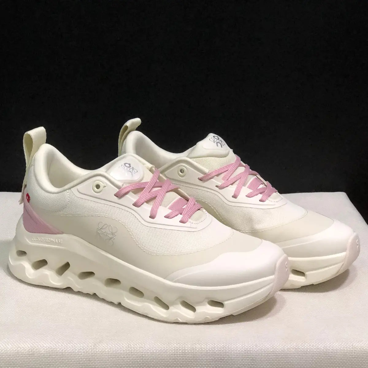 ON RUNNING CLOUDTILT X LOEWE WHITE/PINK