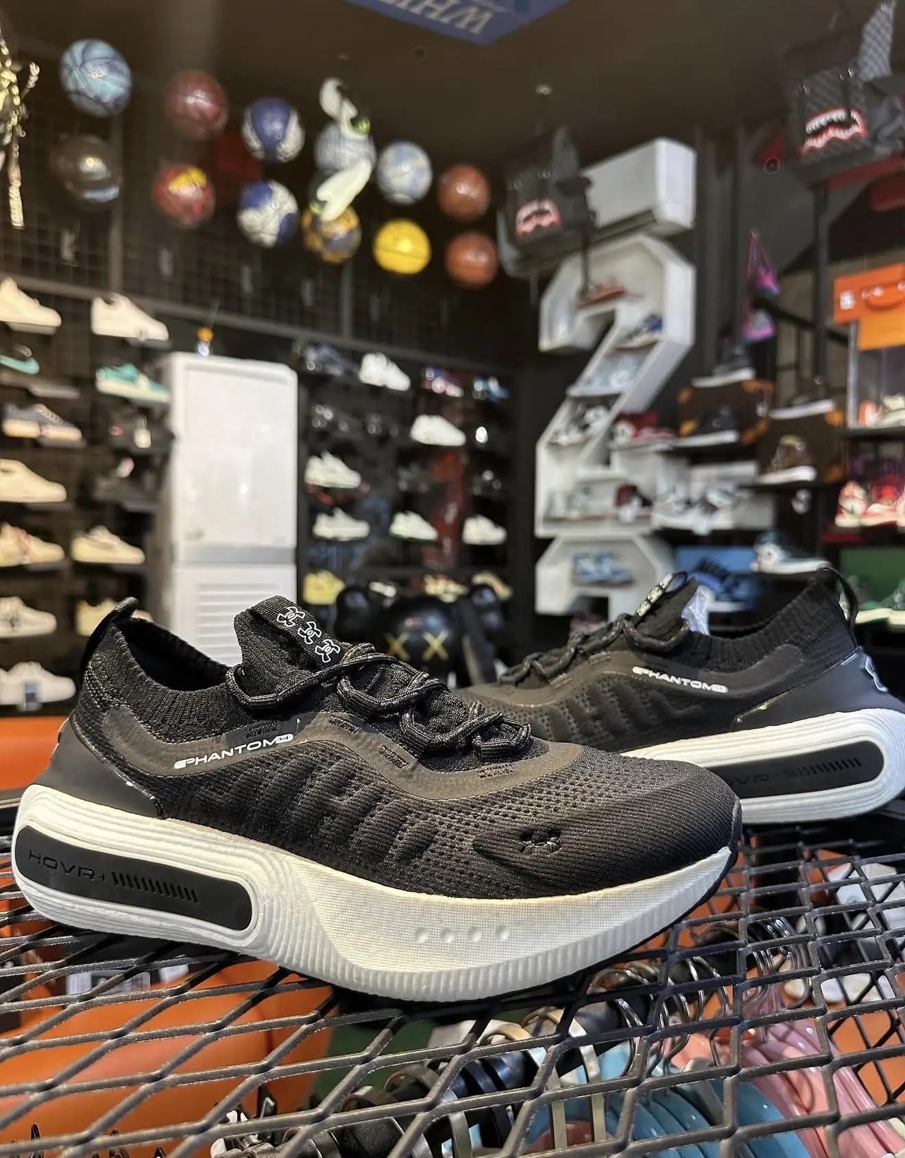 UNDER ARMOUR PHANTOM 4