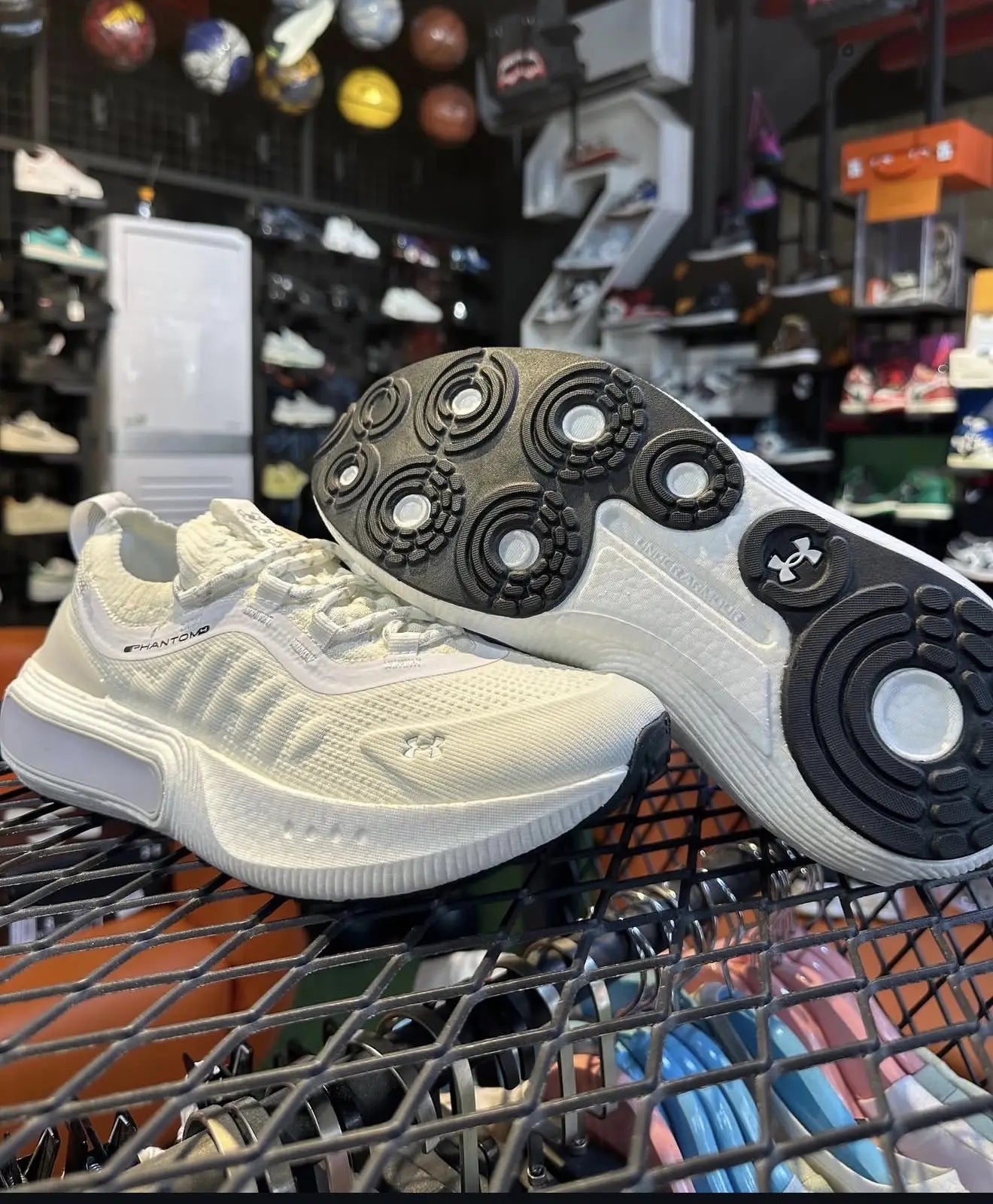 UNDER ARMOUR PHANTOM 4