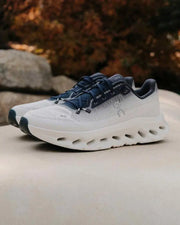 ON Cloud Running Tilt all day trainers in navy