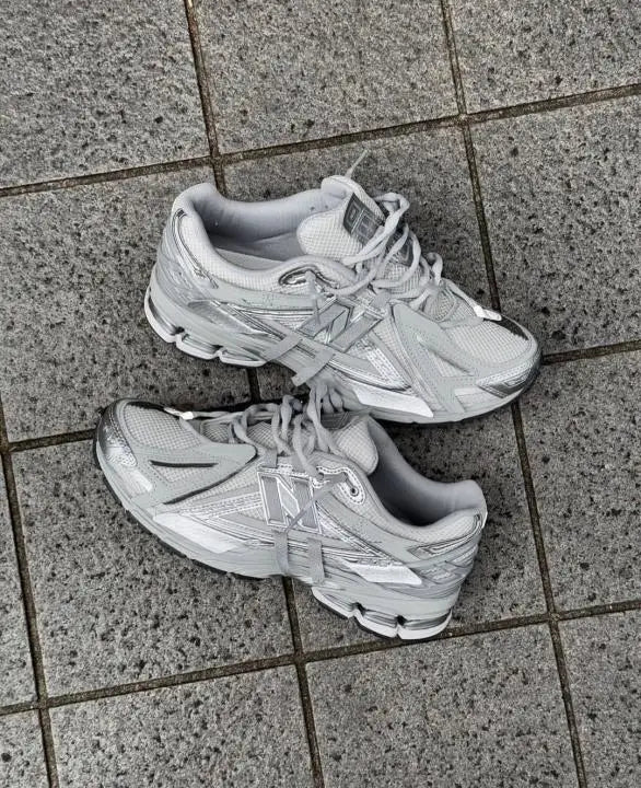 New balanc e 1906A Concrete Metallic Silver