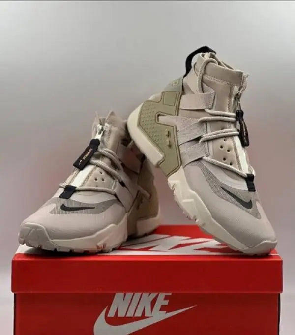 Nik e Air Huarache Gripp Desert Sand
