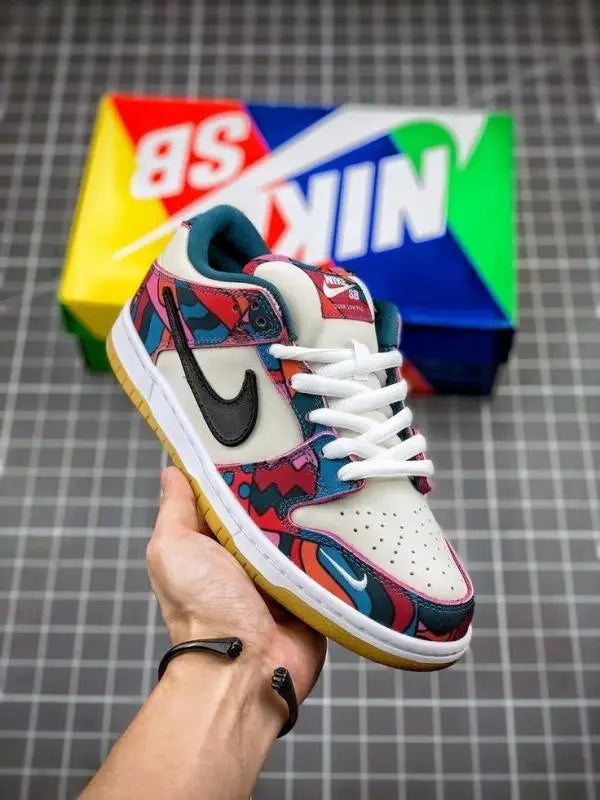 Nik e SB Dunk Low Parra
