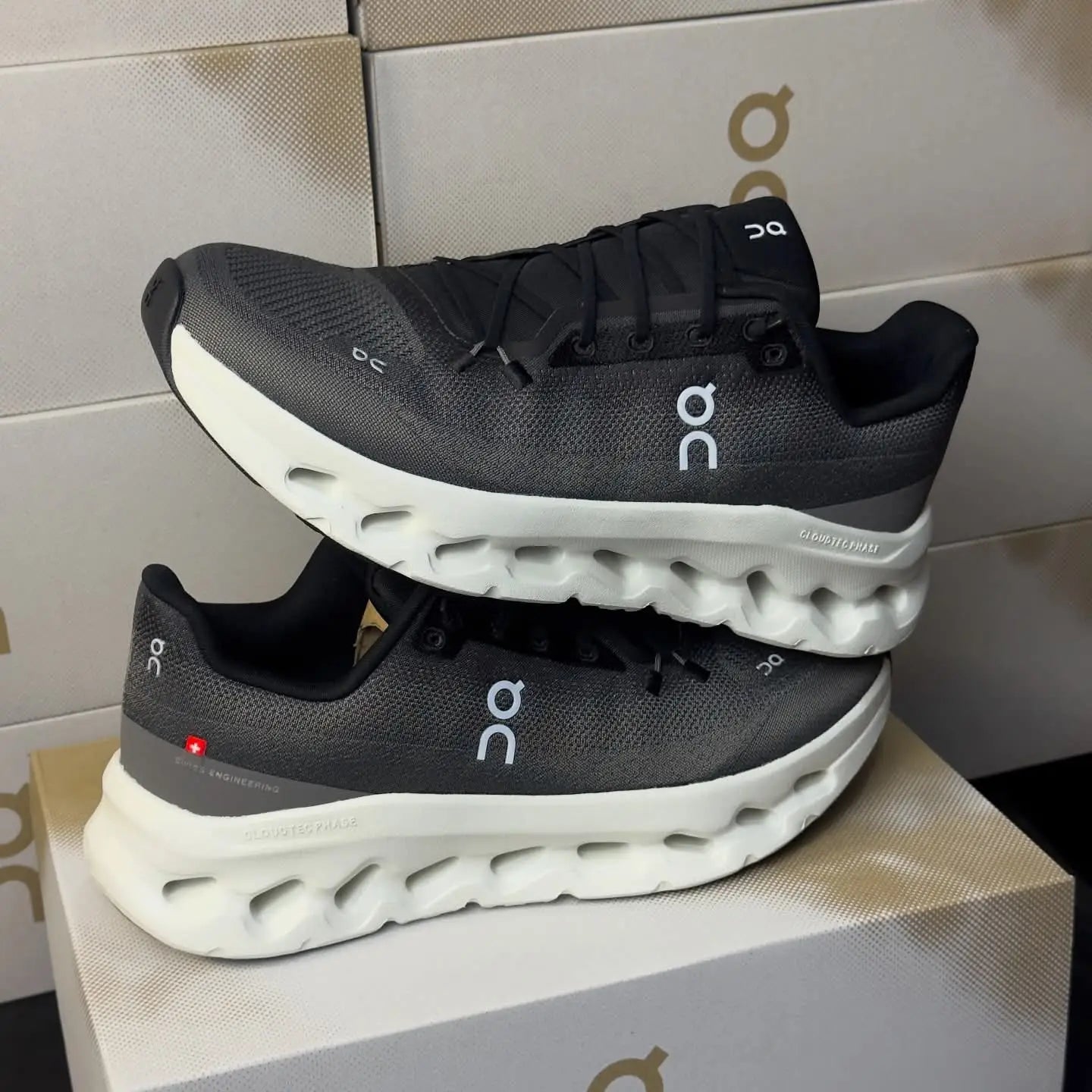 On Cloud Running Tilt Black Asphalt