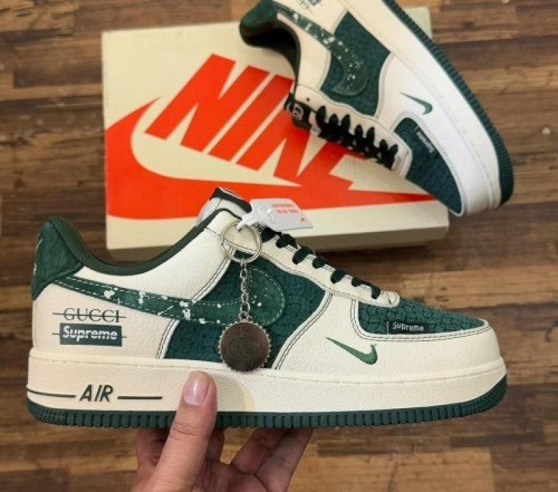 NIKEE AIRFORCE 1 X GUCCii x SUPREME