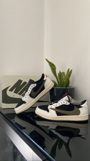 Nikee Air Jordan Retro 1 Low X Trav