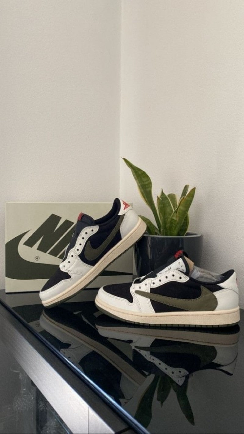 Nikee Air Jordan Retro 1 Low X Trav
