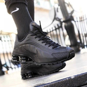 Nikee Shox R4 Triple Black