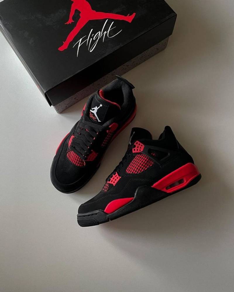 AIR JORDAN RETRO 4 THUNDER SEMI UA