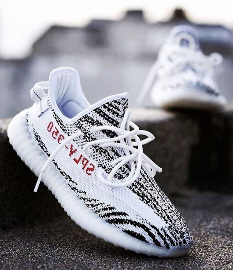 YEZZY 350 ZEBRA SEMI UA QUALITY WITH ALL ACCESSORIES