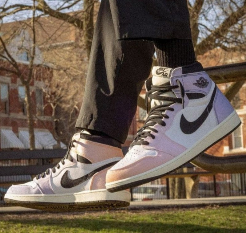 AIR JORDAN RETRO 1 SKYLINE