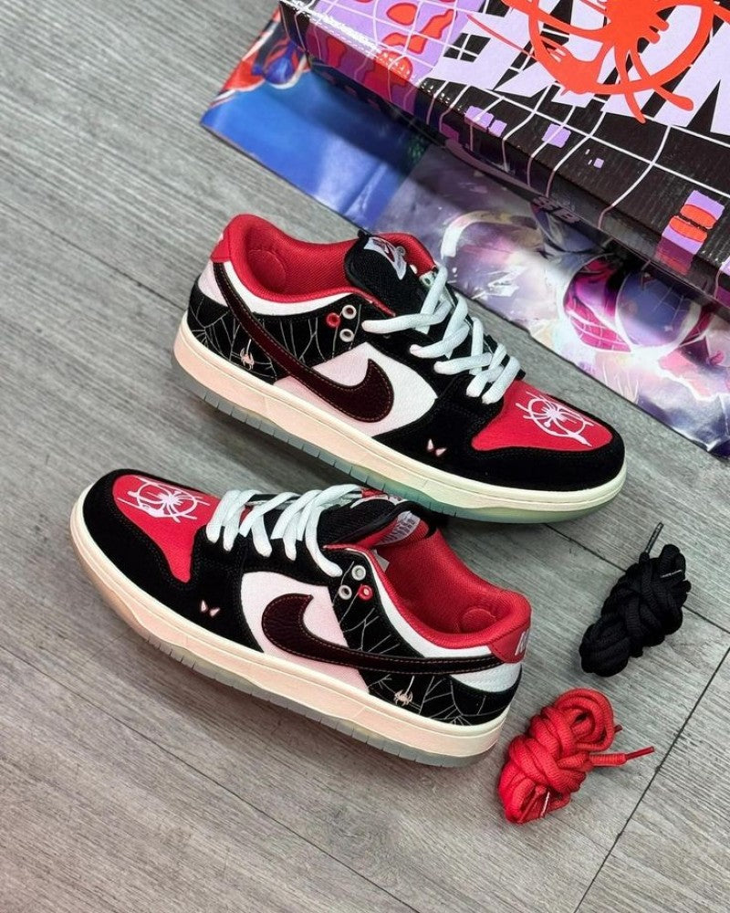 nik_e sb dunk spiderman