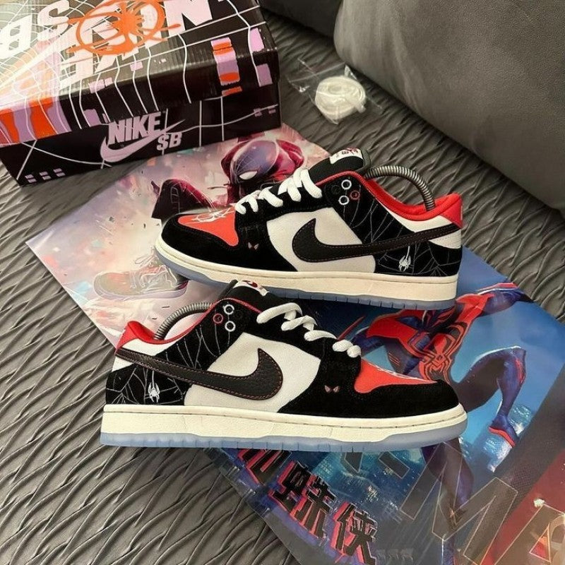 nik_e sb dunk spiderman