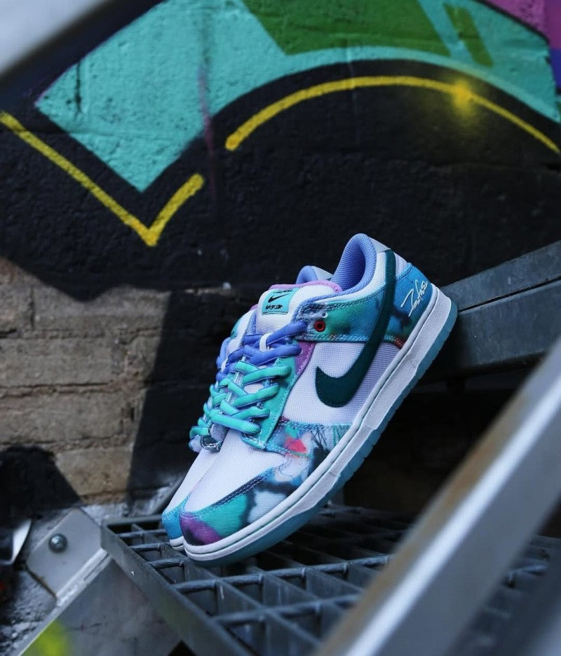 SB DUNK FUTURA WITH ORIGINAL BOX