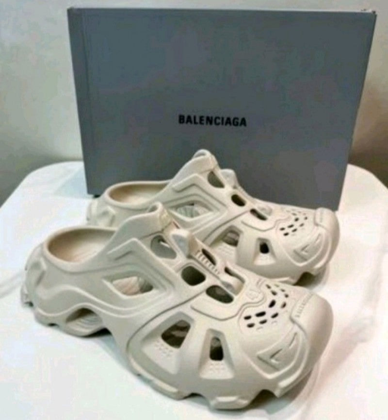 BALENCIAGA MULE BEACH