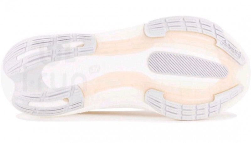 ULTRABOOST LIGHT