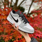 Jordan 1 LOw SMOKE GREY