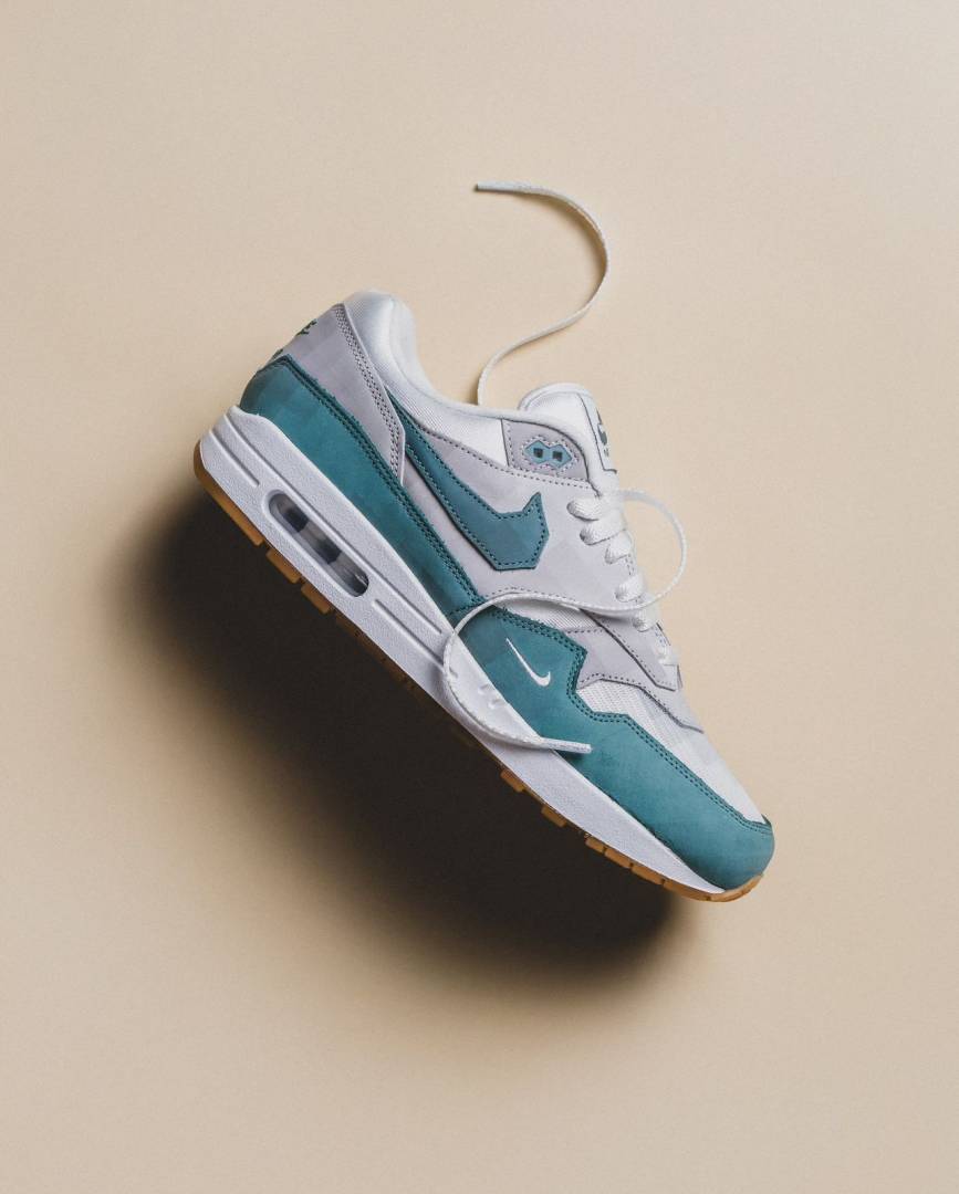 AIRMAX 1 LOW POLY adventure swoosh