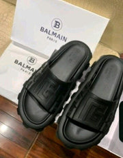 BALMAI N EMBOSSED SLIDE OG BOX BLACK