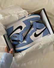 AIR JORDAN RETRO 1 HIGH UNIVERSITY BLUE SEMI UA WITH 3 EXTRA LACES