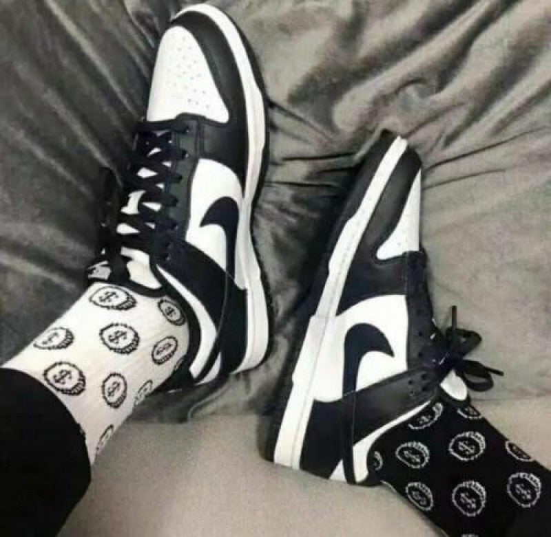SB DUNK LOW PANDA WITH EXTRA LACES
