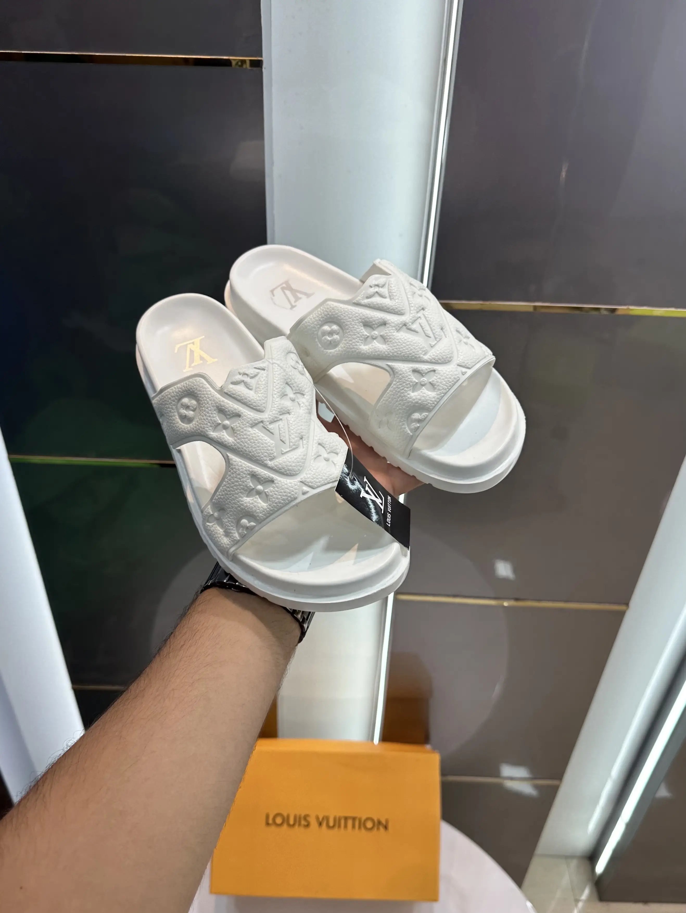 Louis_Vuitton Oasis Waterfront Mule White