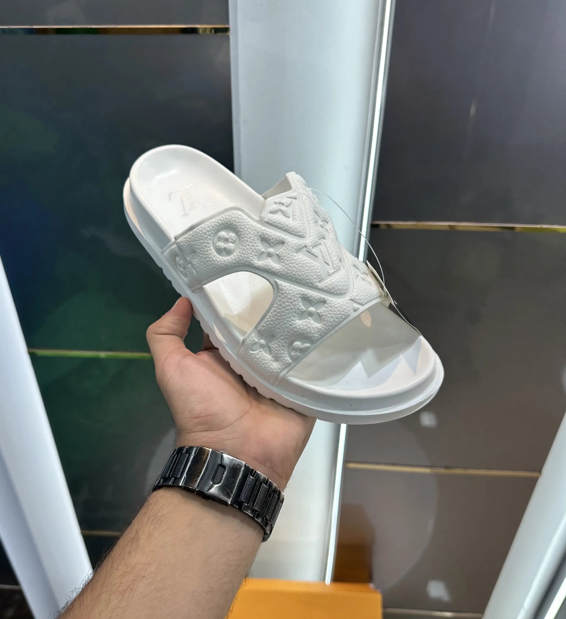 Louis_Vuitton Oasis Waterfront Mule White
