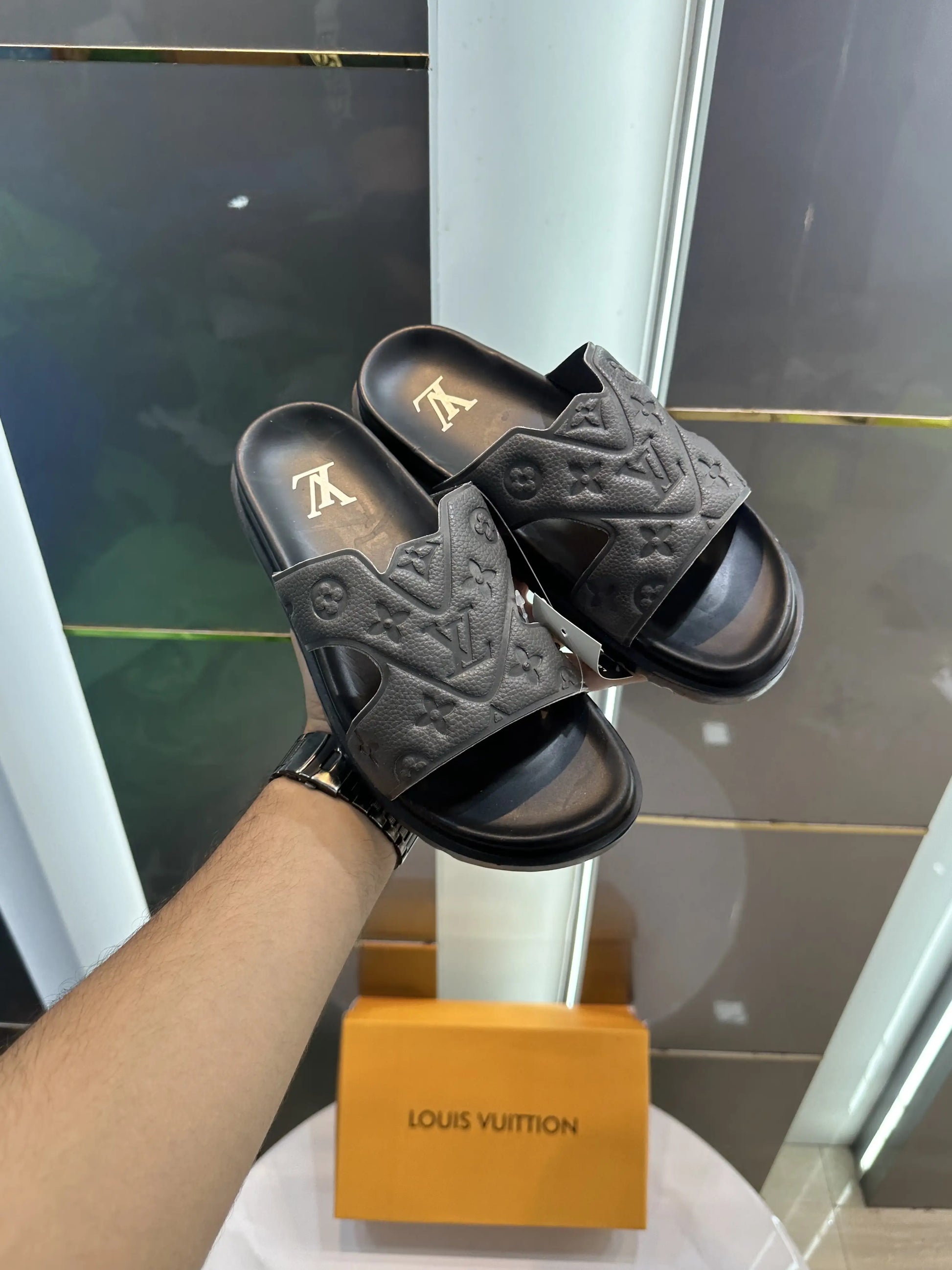 Louis_Vuitton Oasis Waterfront Mule Grey