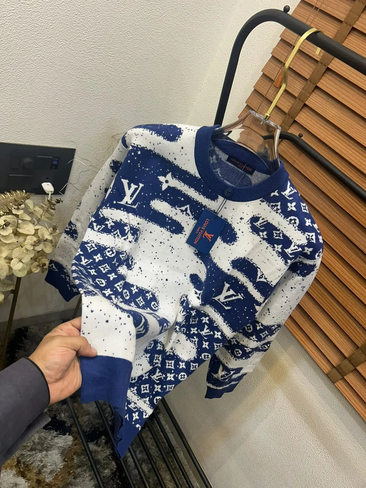 Loui_s Vuitton Monogram Printed Imported Exclusive Sweater (DN 107)