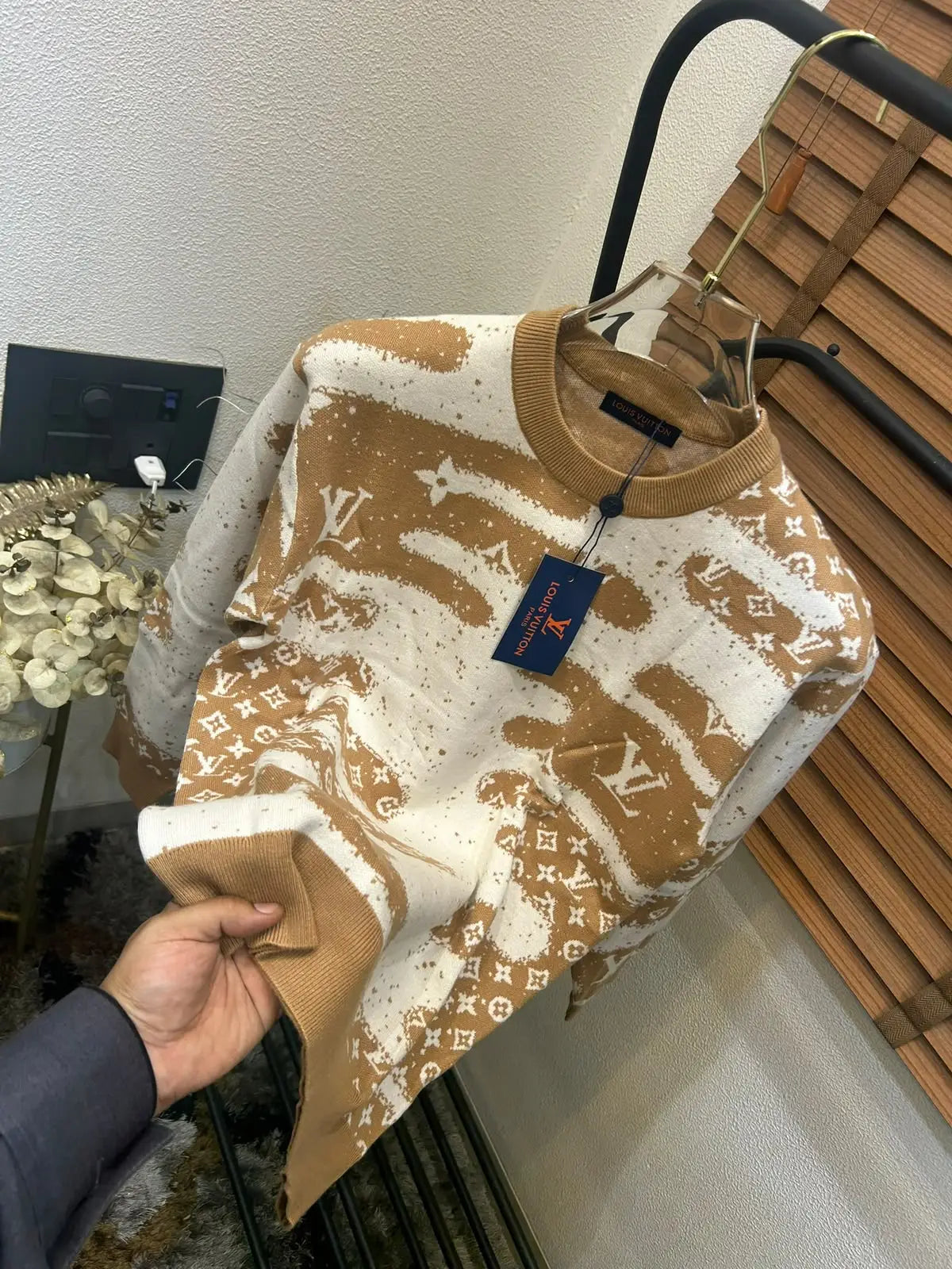 Loui_s Vuitton Monogram Printed Imported Exclusive Sweater (DN 107)