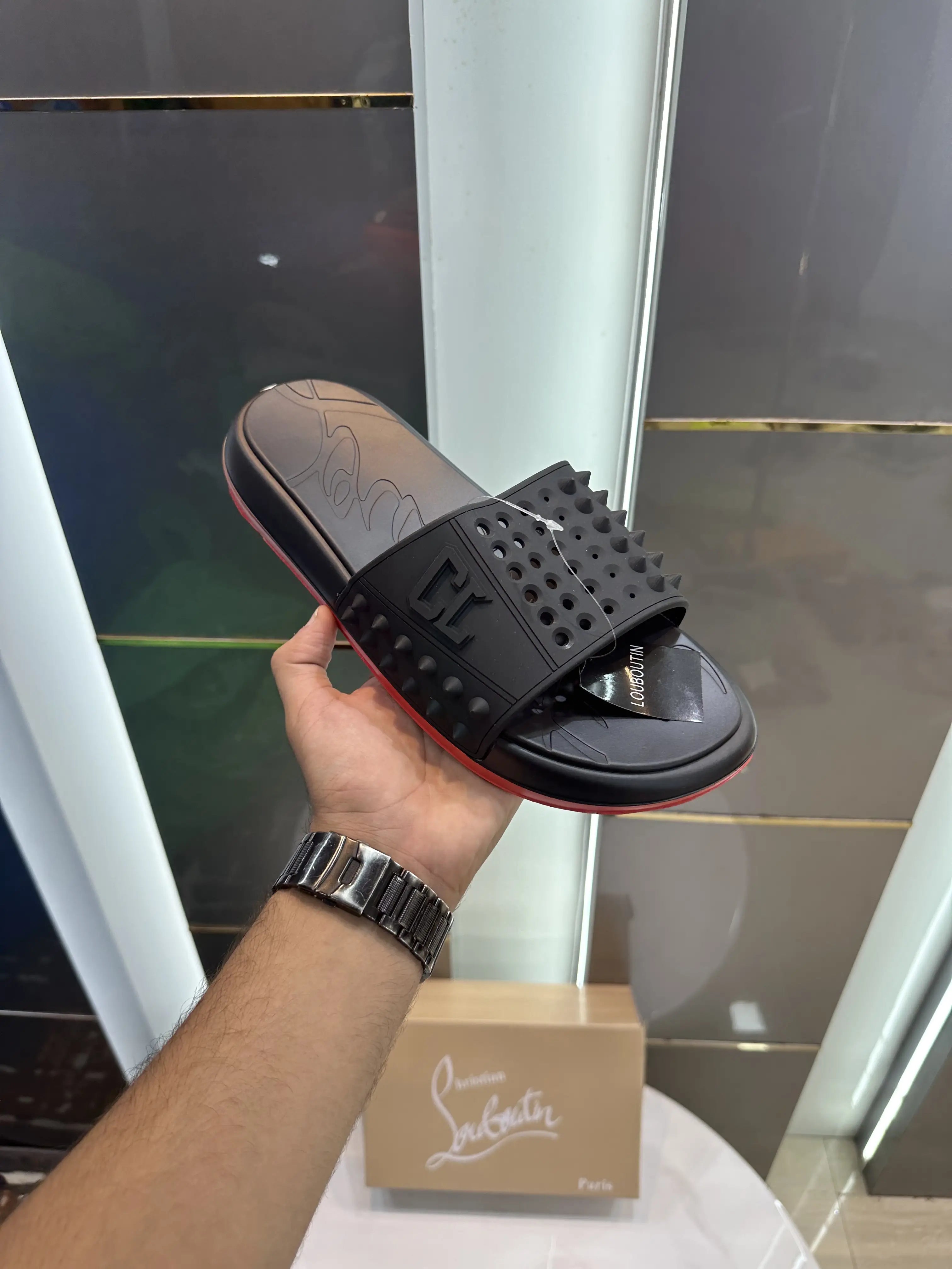 Christian_Louboutin_Take It Easy Black Premium Slide