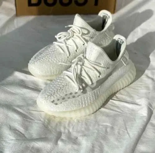 Adidass Yeezy 350 V2 white bone SEMI UA With OG ACCESSORIES