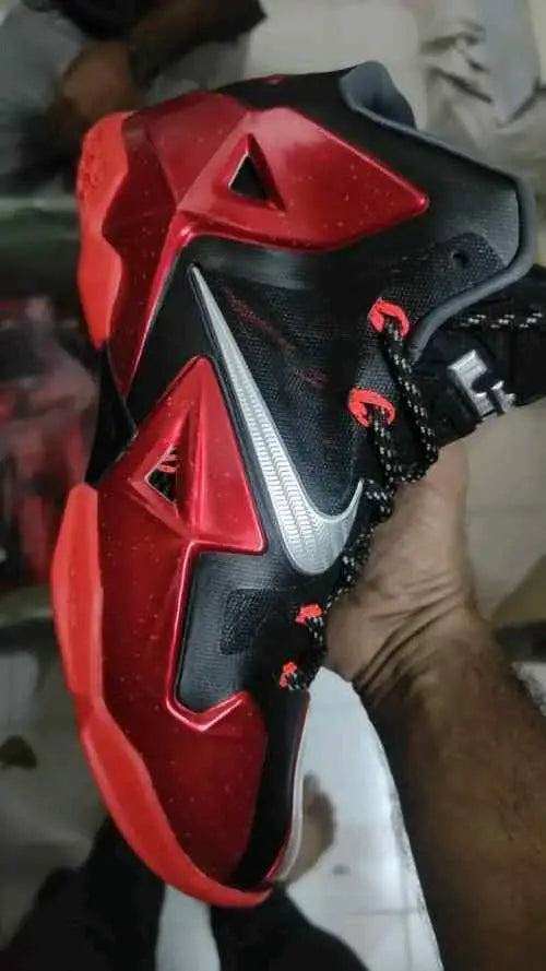 Nikee Lebron 11 Miami Heat