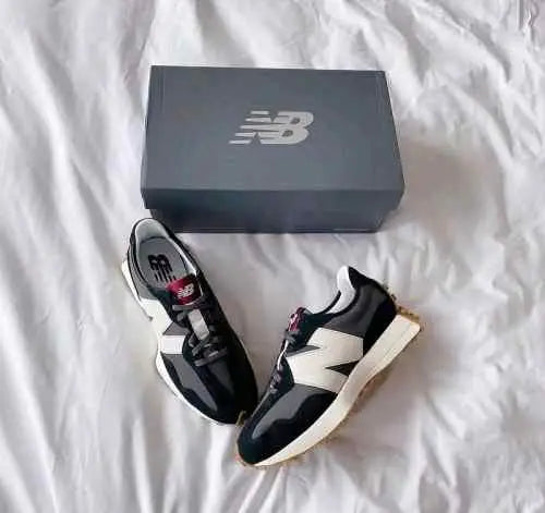 Neww Balance 327 Black White