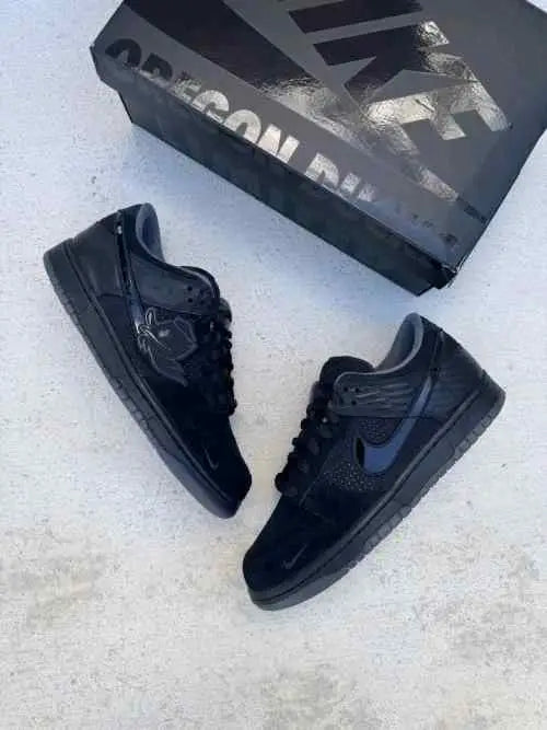 Nikee dunk ducks of a feather black university of oregon pe low