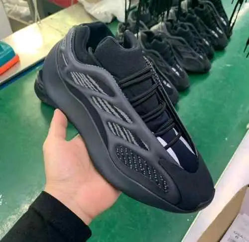 Adidass Yeezy 700 v3 Alvah Semi UA