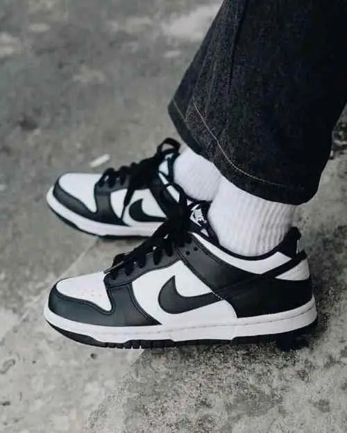 nikee sb dunk low panda for her fix