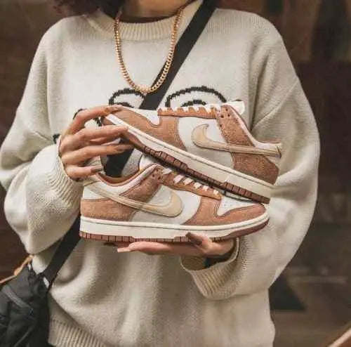 Nikee sb dunk low medium curry for her