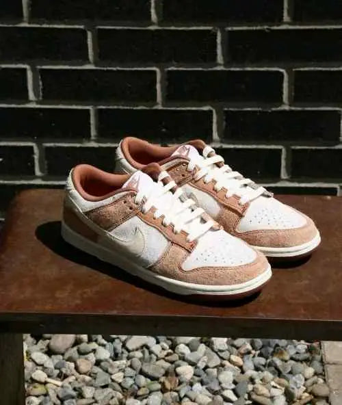 Nikee sb dunk low medium curry