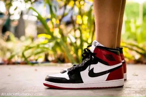 AIR JORDAN RETRO 1 OG BLACK TOE HIGH REIMAGINED
