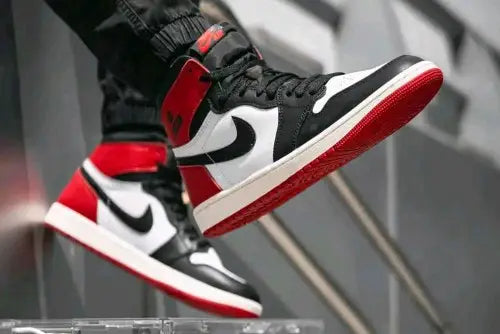 AIR JORDAN RETRO 1 OG BLACK TOE HIGH REIMAGINED