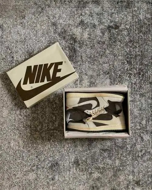 jordan retro 1 low REVERSE MOCHA SEMI UA