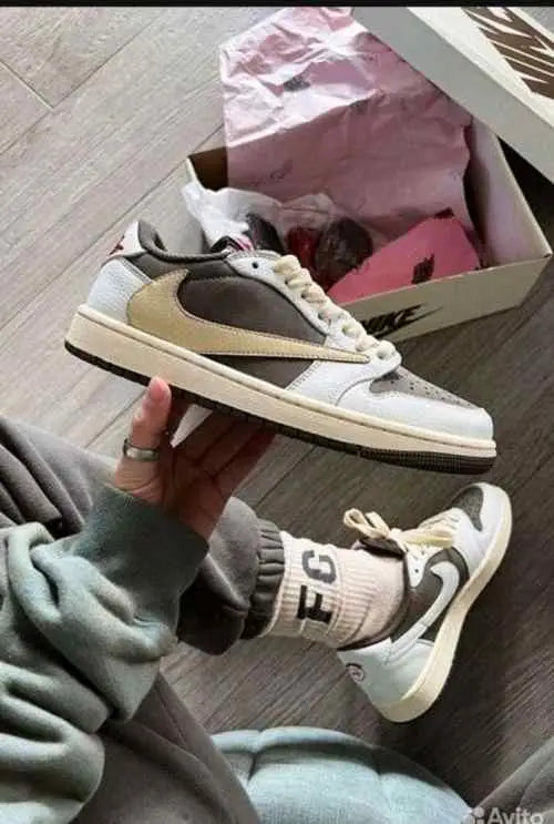 jordan retro 1 low REVERSE MOCHA SEMI UA