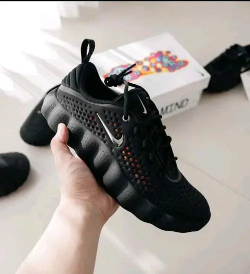 nikee Mind 002 Black Hyper Crimson fix
