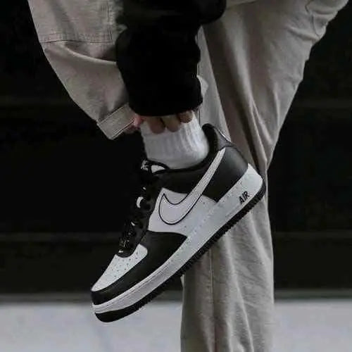 Nikee airforce 1 low panda