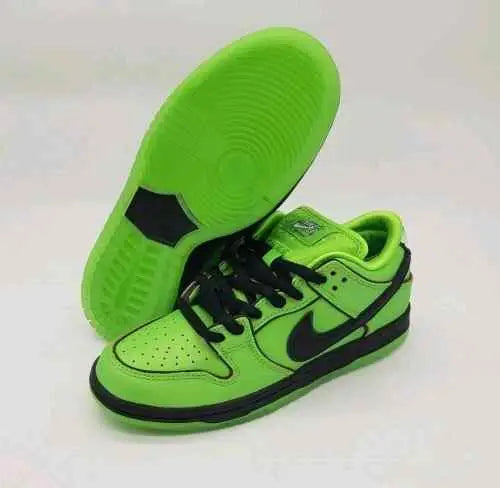 nikee sb dunk low powerpuff buttercup