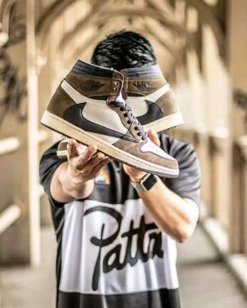 Nikke Jordan Retro 1 High OG Travis Scott Mocha Semi UA